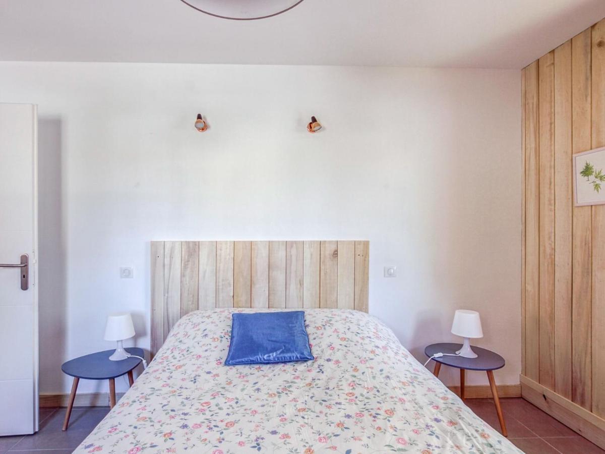 Pleasant Cottage In Challerange Ngoại thất bức ảnh